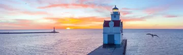 Enjoy the scenery of the Great Lakes