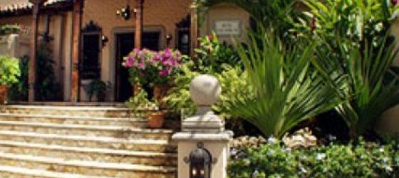 Welcome to Hotel Los Robles