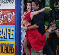 Tango dancers in the street
