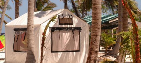 Rustic beach accomodations at the Glover's Reef Field Camp