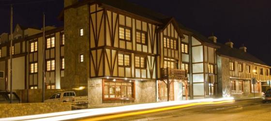 The Hotel Rey Don Felipe at night