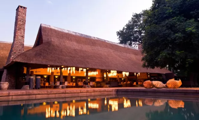 Mfuwe Lodge and pool