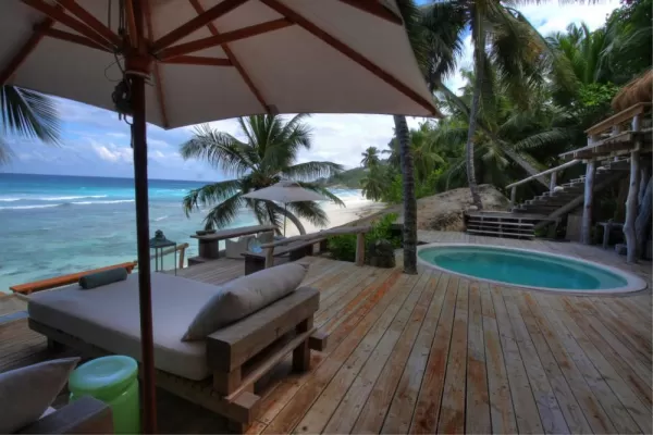 Villa North Island decks and plunge pool