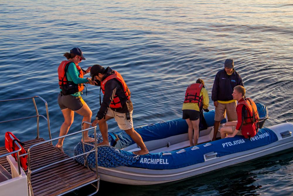 Galapagos Archipel I Catamaran | Book 2016 - 2017 Galapagos Cruises