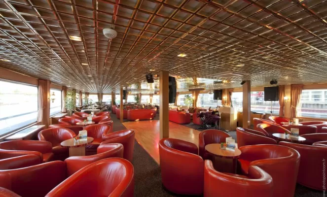 Lounge-bar on the MS Seine Princess