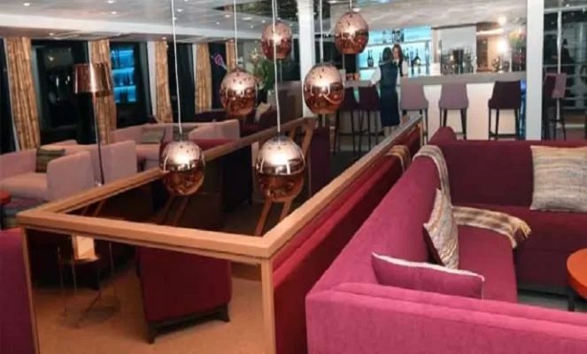 Lounge-bar on the MS Loire Princesse
