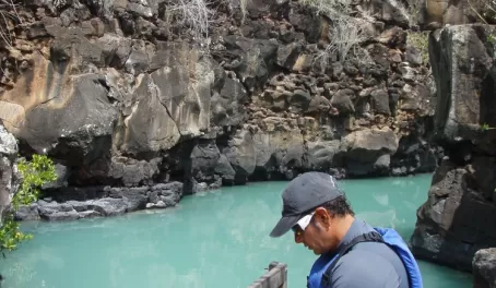 Kayaking along the rocks