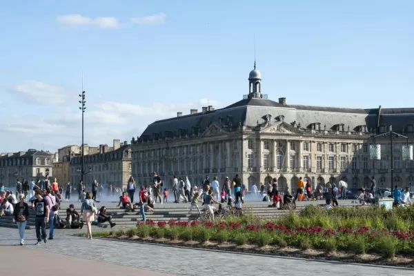 A vibrant square in Bordeaux