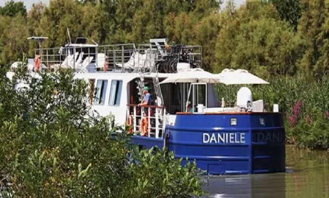 Daniele on the Canal de Garonne