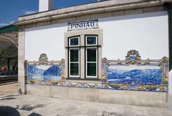 Visit the town of Pinhao, in the heart of the beautiful Douro Valley