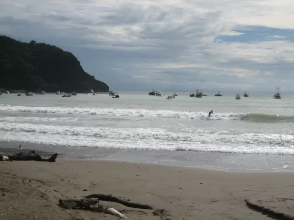 San Juan del Sur, see the surfer!