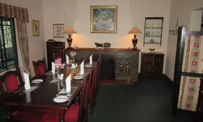 Dining room at the Norma Jeane's Lakeview Resort