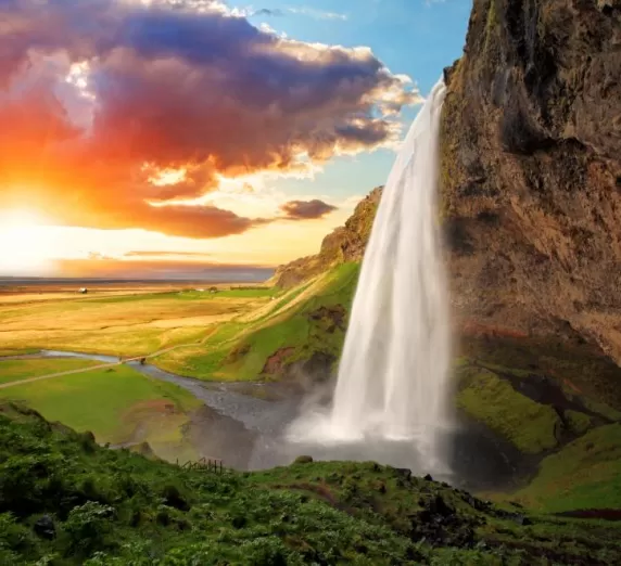 The stunning Seljalandsfoss in Iceland