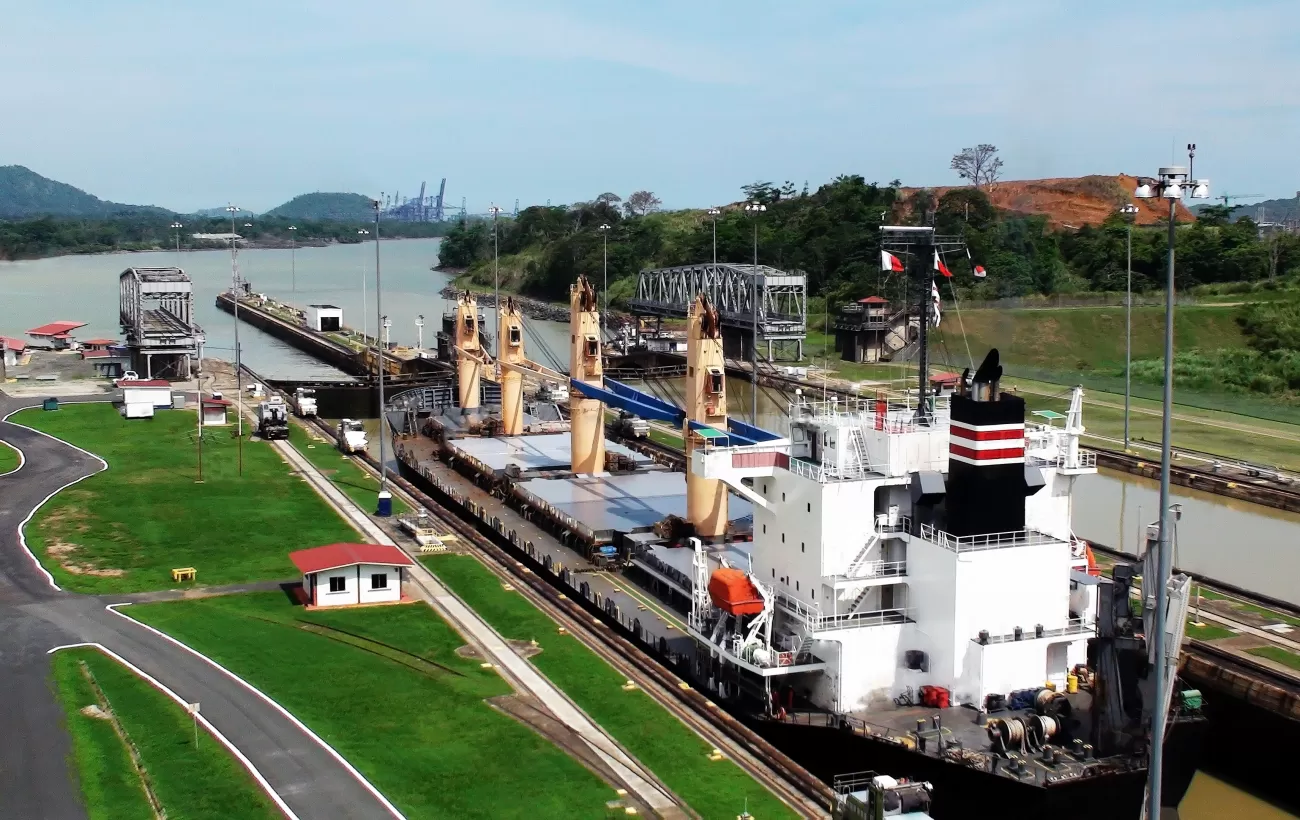 small cruise ship panama canal