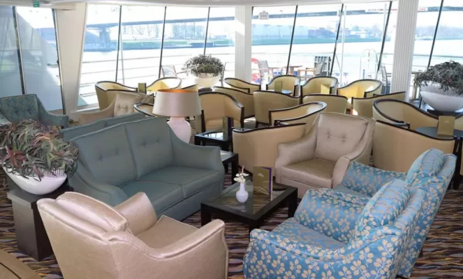 Lounge area on the MS Amalyra