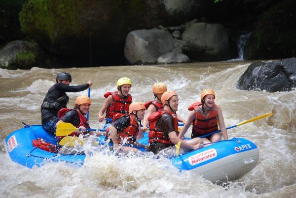 Whitewater rafting trips in Costa Rica!