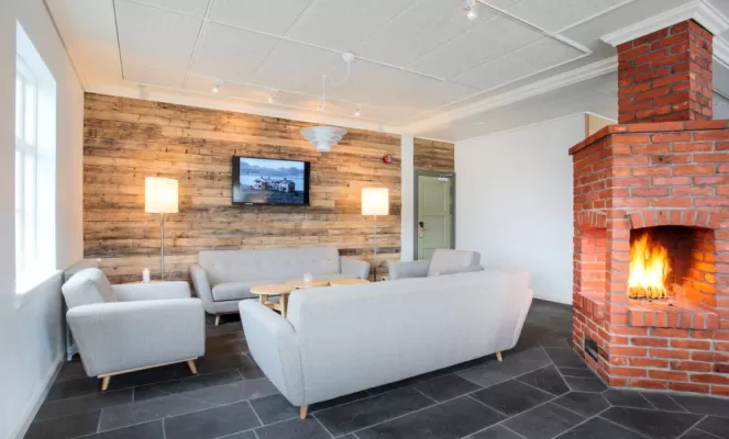 Lounge area and fireplace