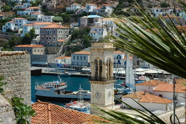 Panoramic views of Hydra's harbor