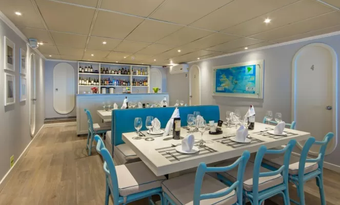 Dining area on the Archipell I