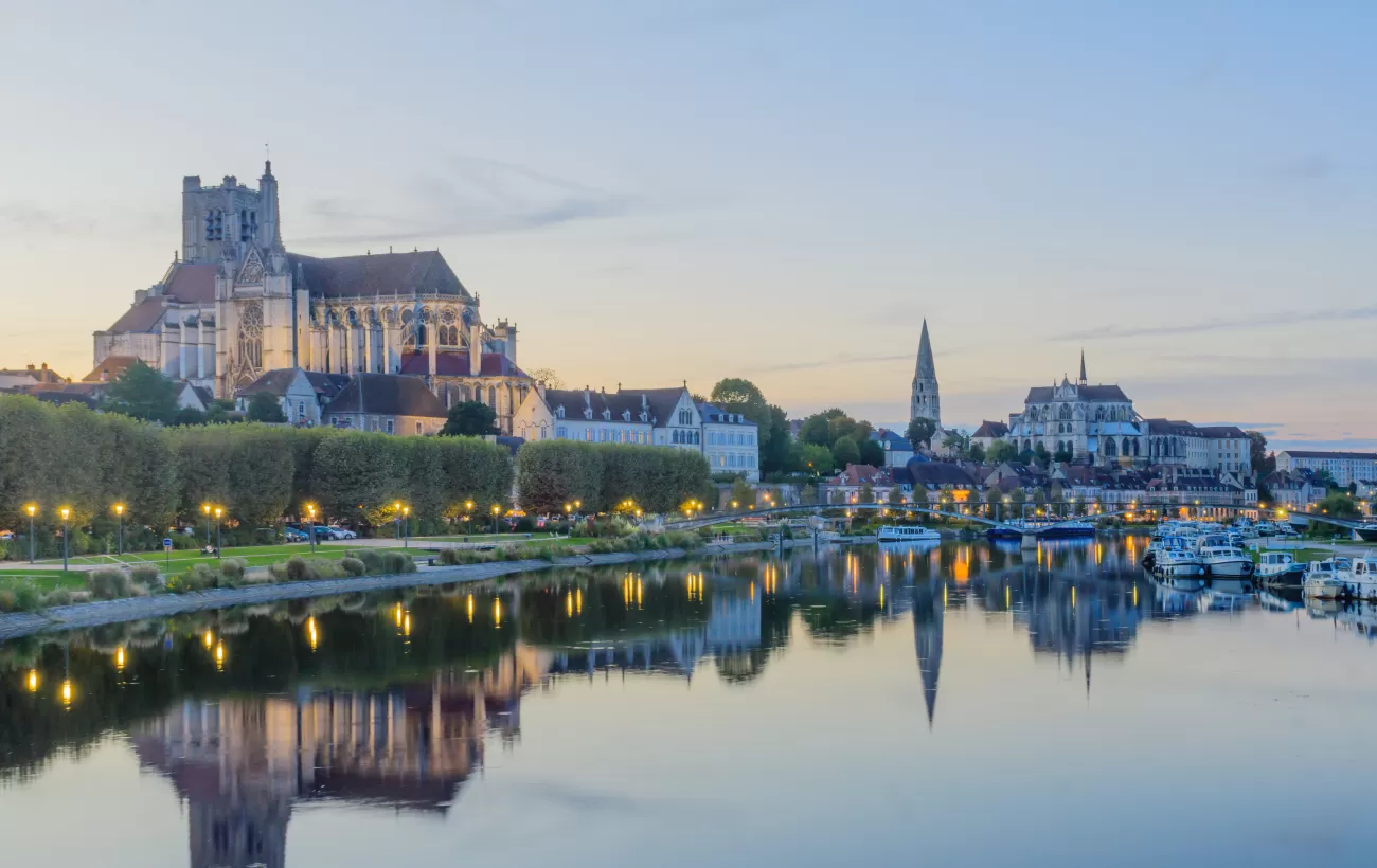 Sunset view of Yonne River in Burgundy