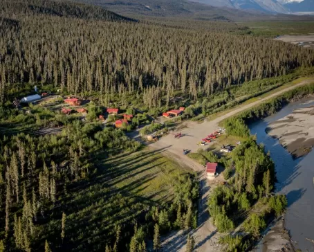 Aerial view of the lodge. Credit Arturo Polo Ena.