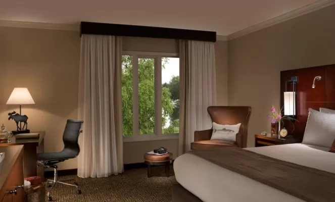 The Lakefront Anchorage Deluxe King Room