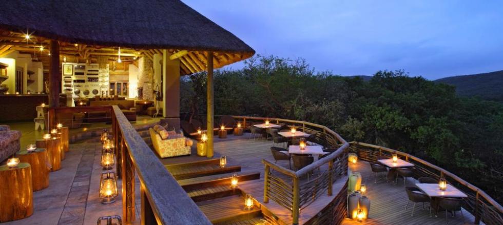 Magnificent bushveld views with a warm and welcoming style