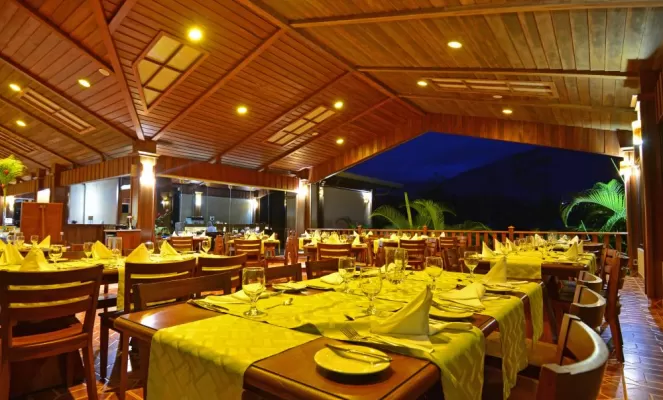 Hotel Arenal Manoa, Restaurant