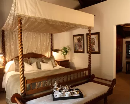 Cozy yet spacious guest rooms at Hunter's Country House