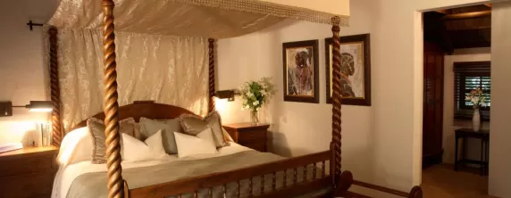 Cozy yet spacious guest rooms at Hunter's Country House