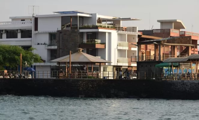 Galapagos Sunset Hotel offers guests easy access to town