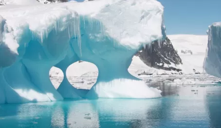 Each iceberg semmed more spectular