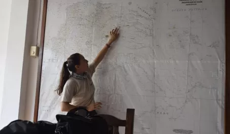 Guide Valeria pointing out our route to the lodge