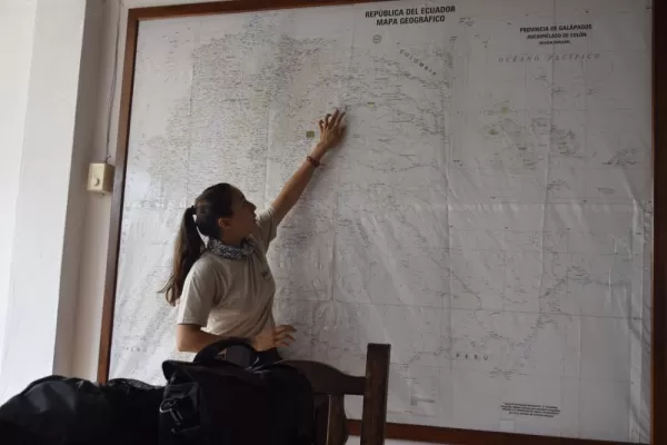 Guide Valeria pointing out our route to the lodge
