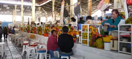 Juice vendors at San Pedro Market