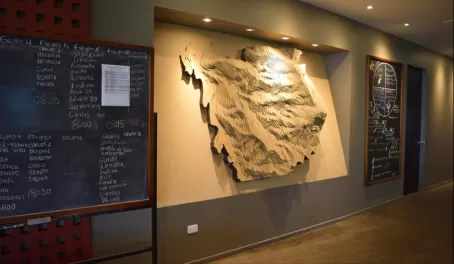 In the main entrance, find out what activities are offered and where they’re located on the topographic map