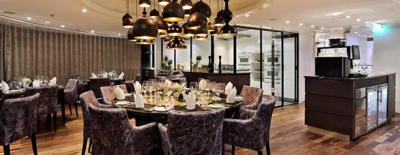 AmaMora Dining