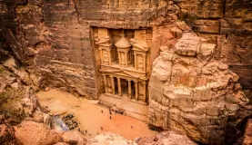 Explore the wonder that is Petra