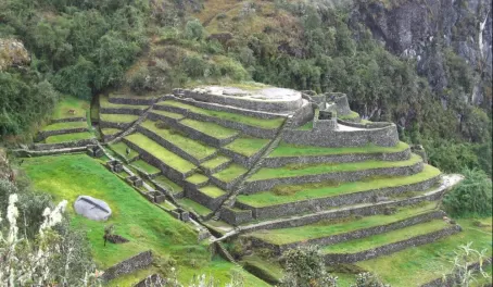 Ruins along Inca Trail