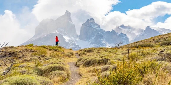 Trekking in Patagonia in view of the iconic horns