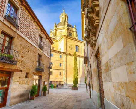 Explore beautiful Salamanca