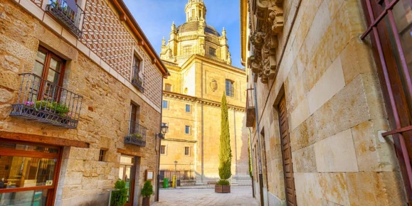 Explore beautiful Salamanca