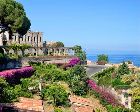Relax in beautiful Sicily