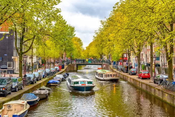 Cruise through the canals of Amsterdam