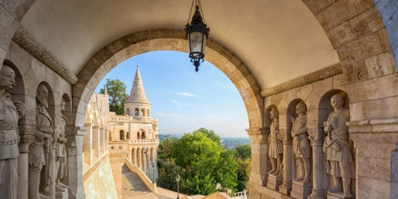 Discover the architecture and history of Budapest