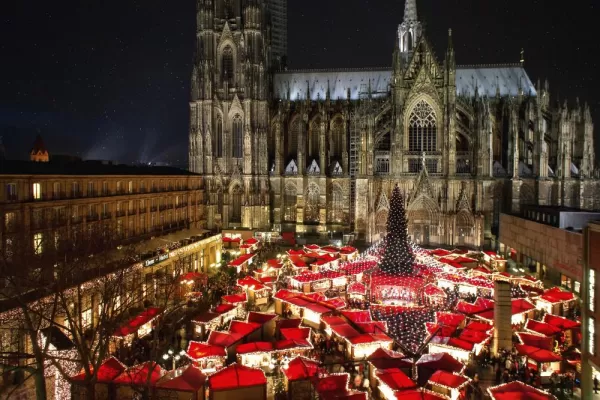 Enjoy a cozy Christmas market in Cologne