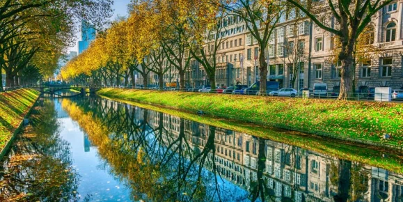 Stroll along the canals of Dusseldorf