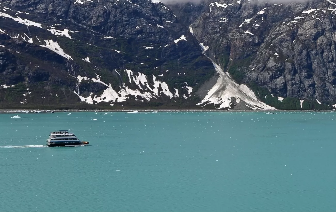 Exploring Alaska by small ship