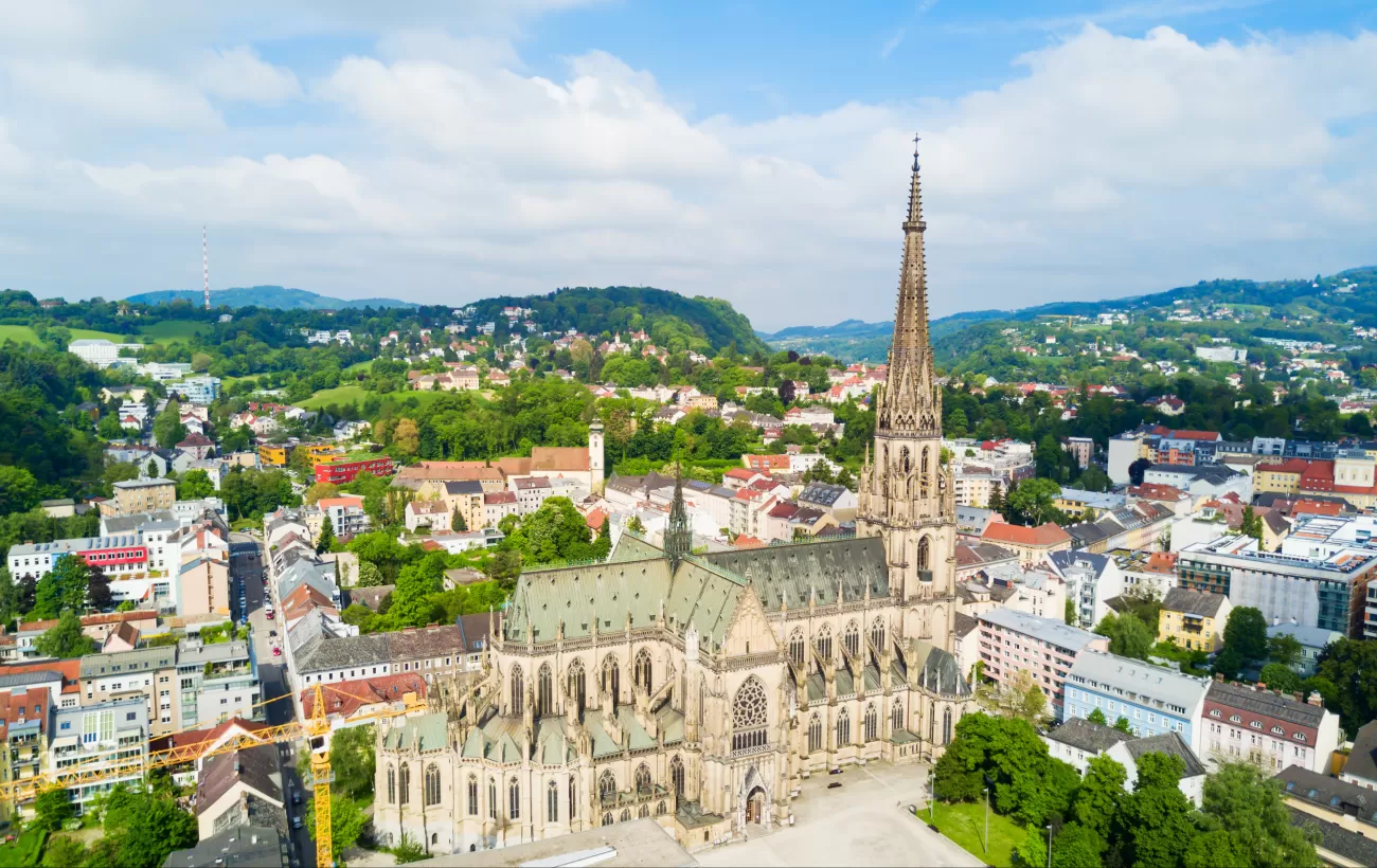 Explore the charming Austrian town of Linz