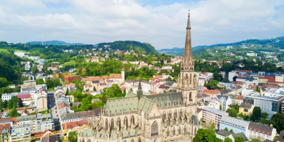 Explore the charming Austrian town of Linz